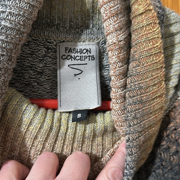 2/$10 Fashion concepts sweater size small. - Picture 2 of 4